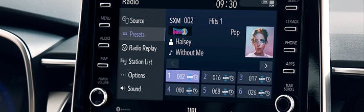 siriusxm platinum plan with 8-in touchscreen display
