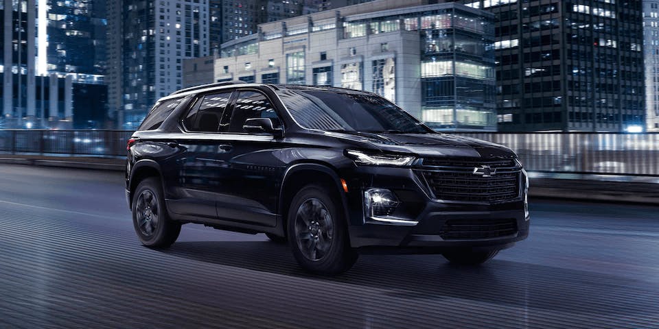 2022-traverse midnight black on the road at night