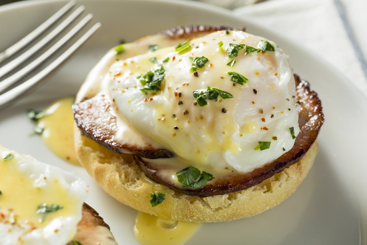Eggs Benedict with Bacon and Hollandaise Sauce