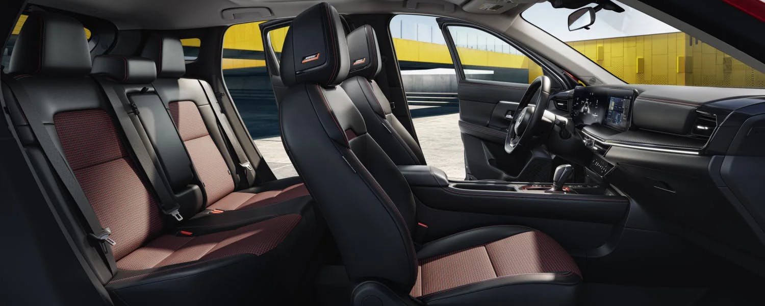 2025 Nissan Kicks SR Interior