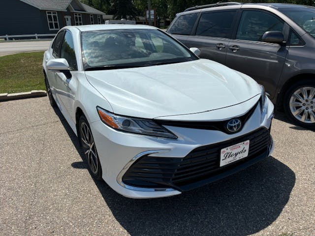 Used 2022 Toyota Camry XLE with VIN 4T1F31AK9NU571487 for sale in Jamestown, ND