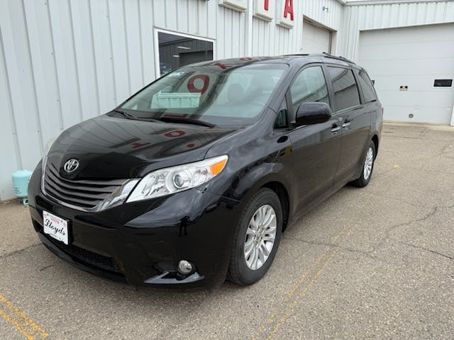 Used 2015 Toyota Sienna XLE Premium with VIN 5TDYK3DC4FS679036 for sale in Jamestown, ND