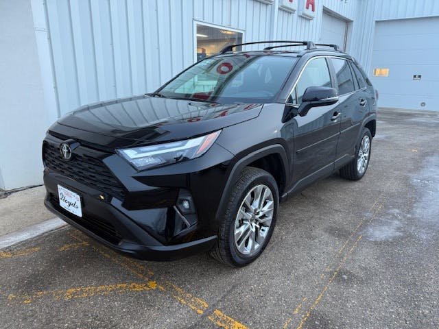 2023 Toyota RAV4 XLE Premium's photo
