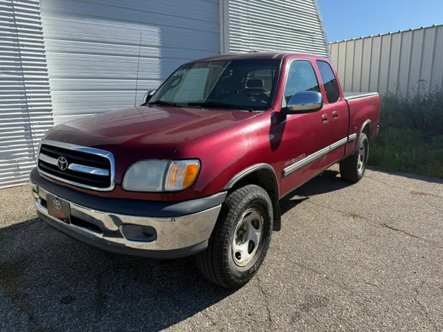 Used 2002 Toyota Tundra SR5 with VIN 5TBBN44162S285509 for sale in Jamestown, ND