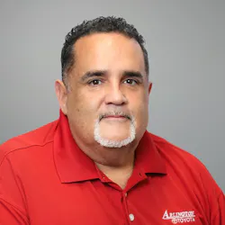 Robert Santiago Photo