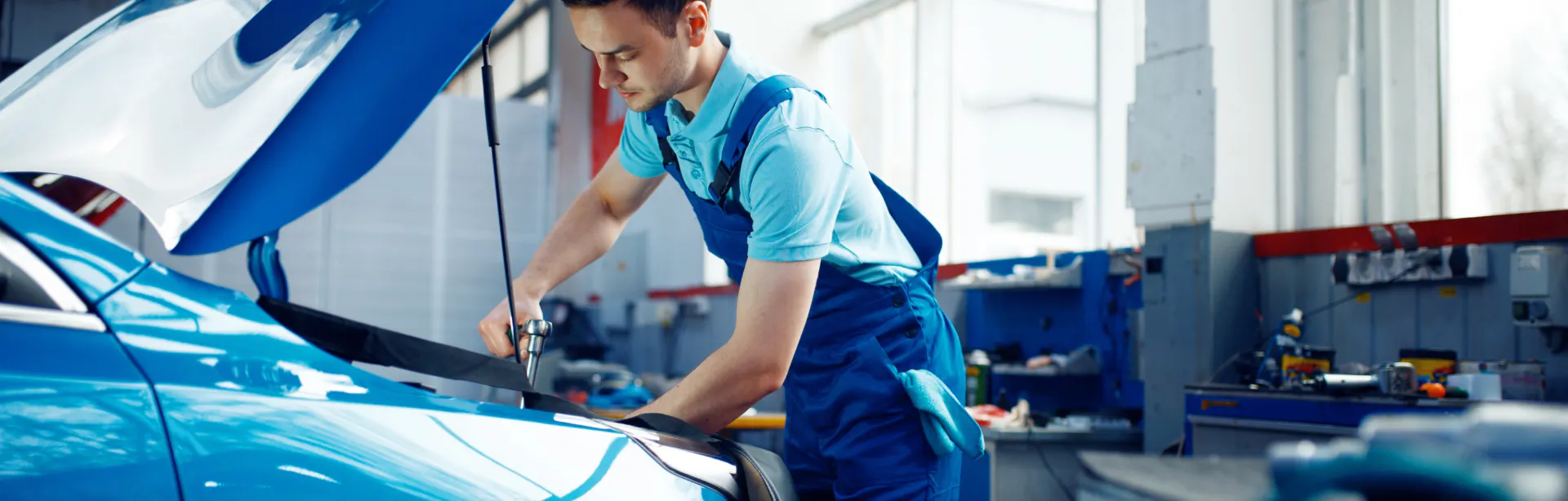 Top 5 Reasons to Use a Dealership for Toyota Service