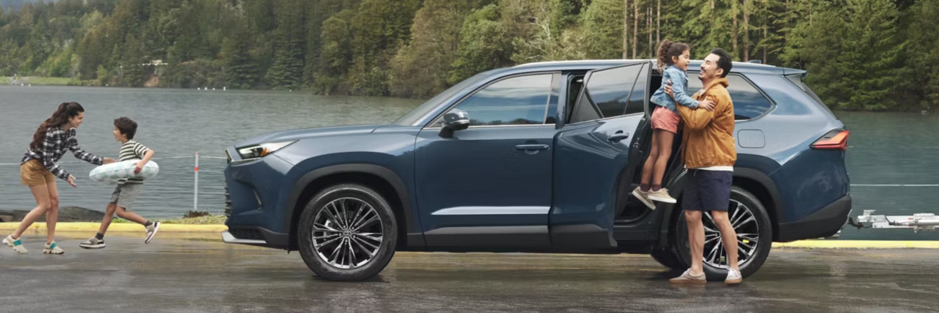 Grand Highlander Platinum Hybrid MAX shown in Storm Cloud 2