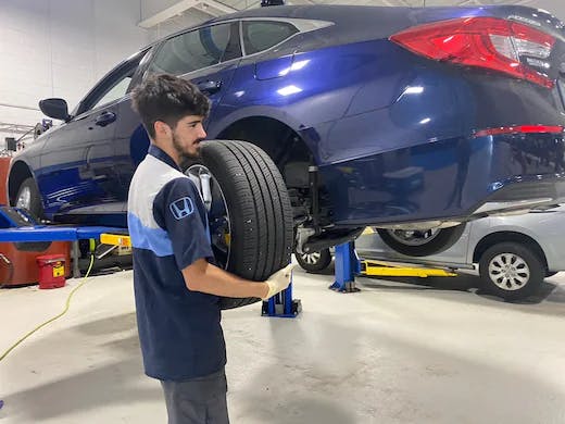 tire-technician-honda