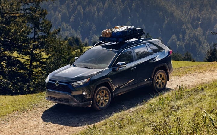 charlottesville-va-silo-sub-graphic Toyota SUV on grassy field